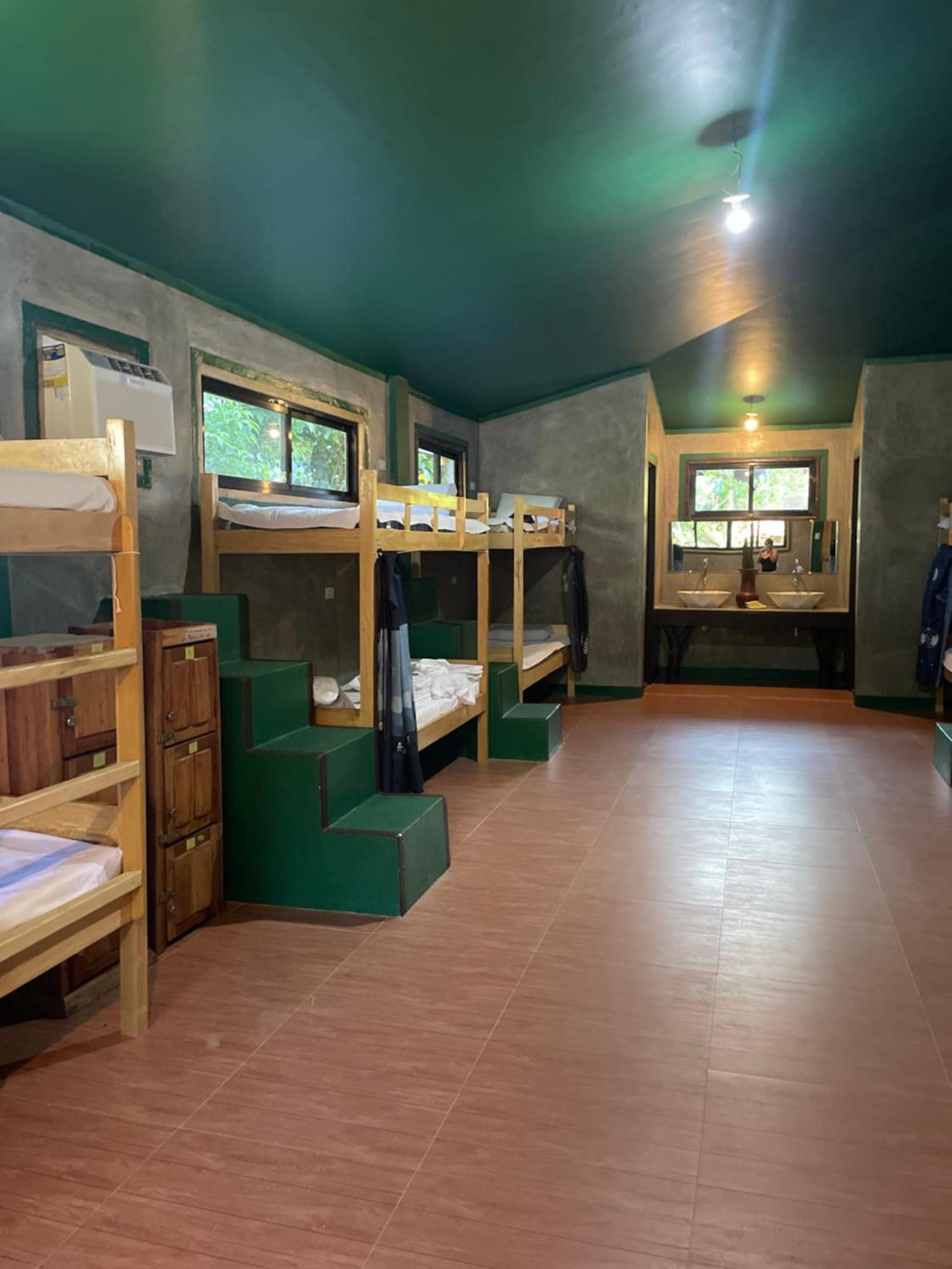 Chelle'S Guesthouse And Backpackers ซีคีฮอร์ ภายนอก รูปภาพ