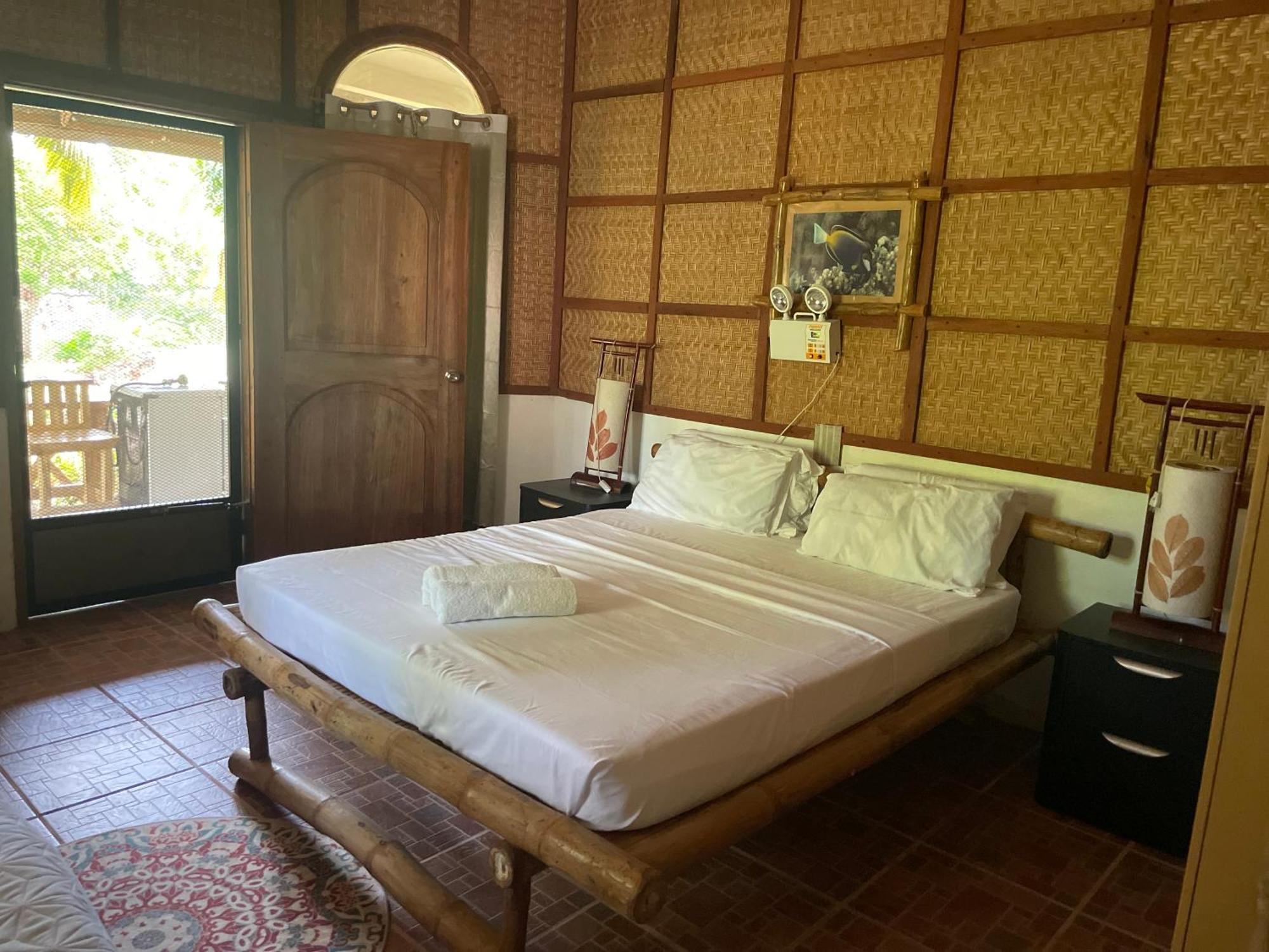 Chelle'S Guesthouse And Backpackers ซีคีฮอร์ ภายนอก รูปภาพ