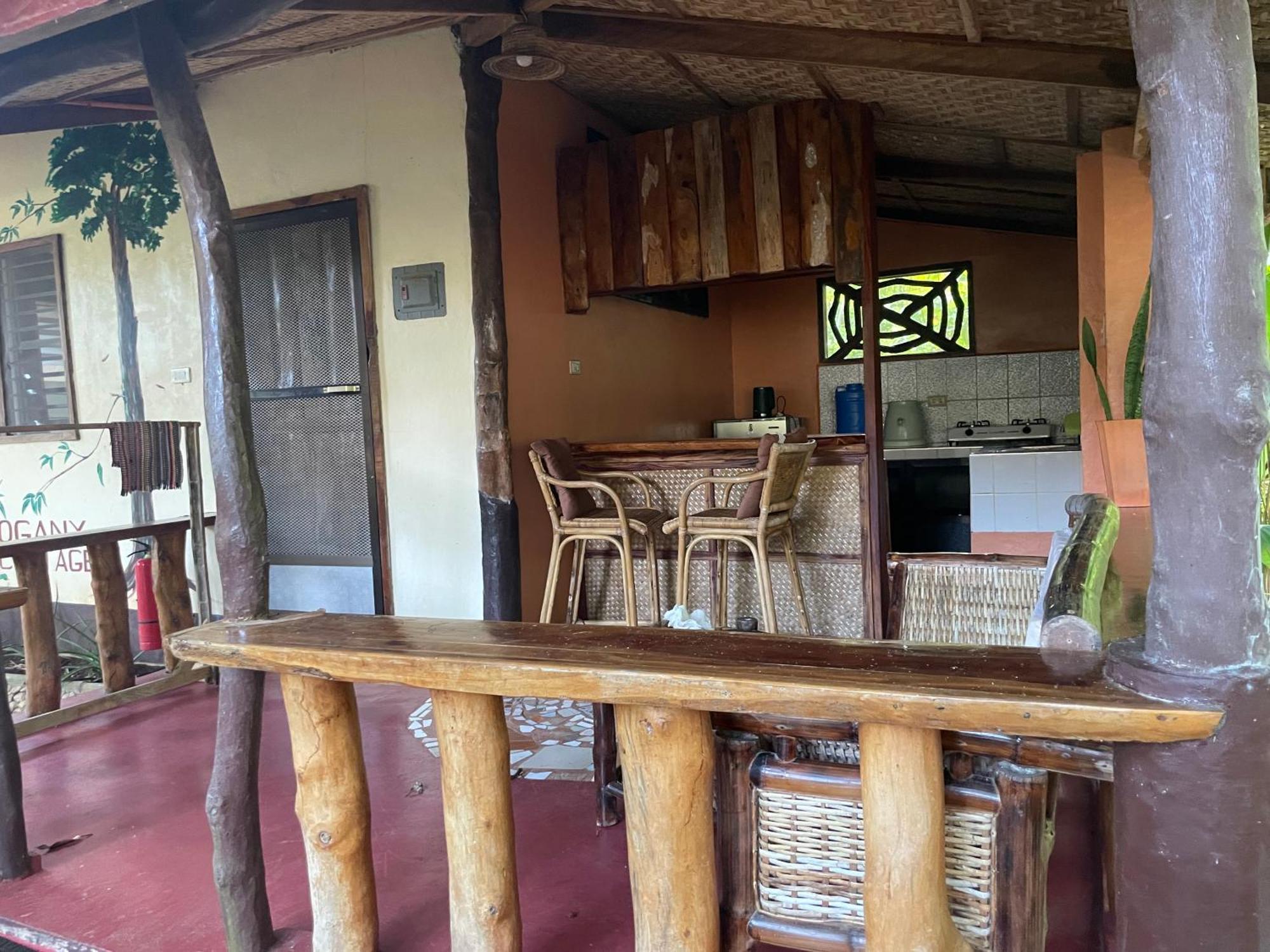 Chelle'S Guesthouse And Backpackers ซีคีฮอร์ ภายนอก รูปภาพ