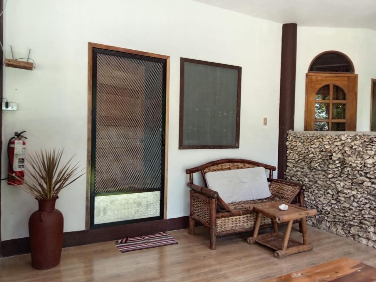 Chelle'S Guesthouse And Backpackers ซีคีฮอร์ ภายนอก รูปภาพ